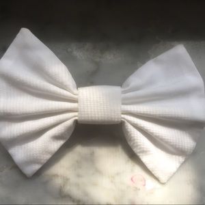 Super Cute White Hair Bow Clip!